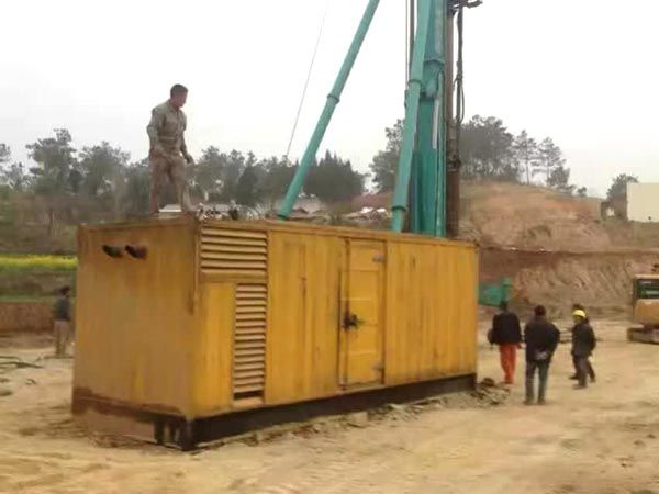 陆河如何判断水冷式机油散热器密封件是否需要更换？